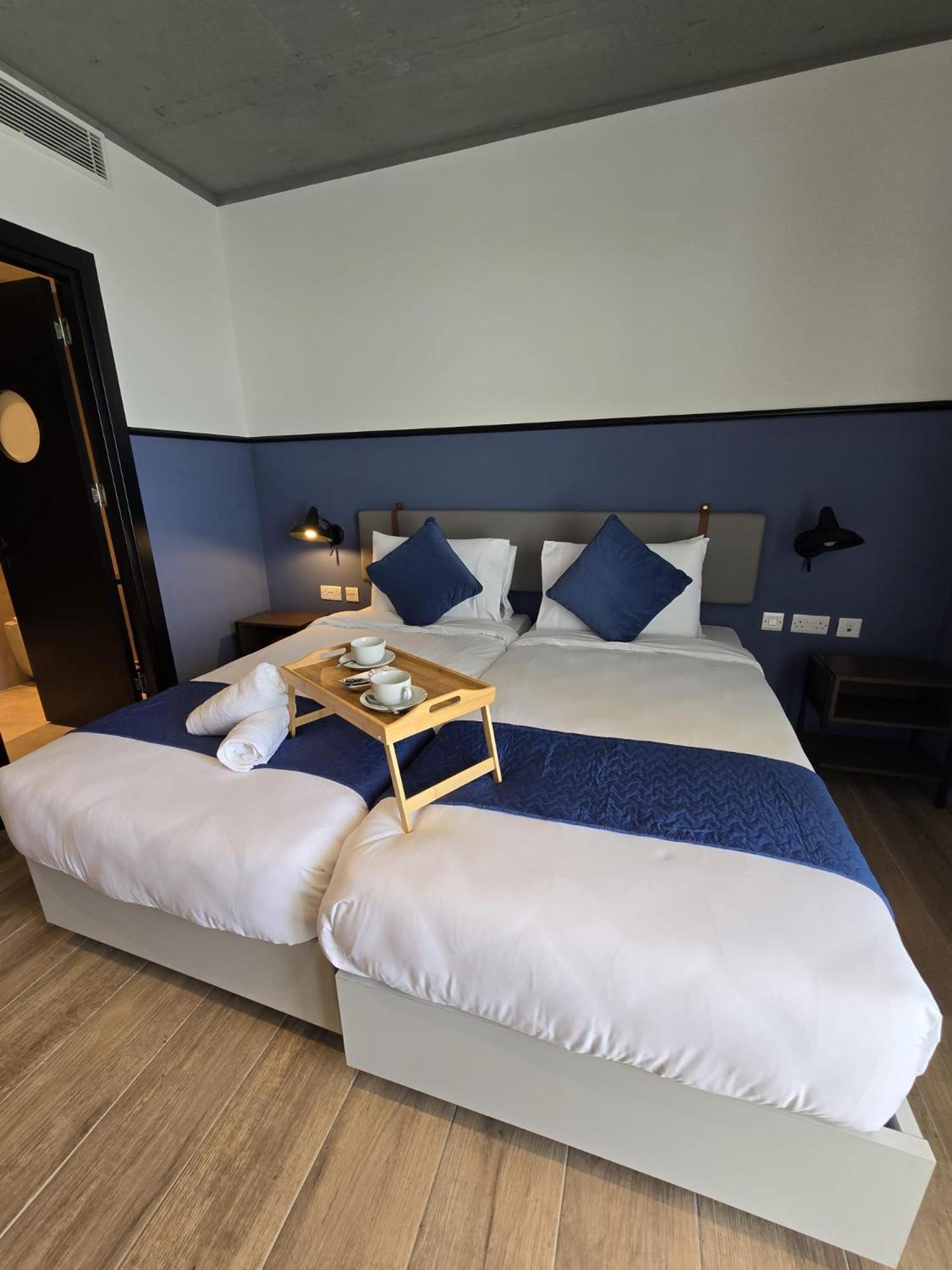 South32 Hotel Бирзеббуджа Экстерьер фото