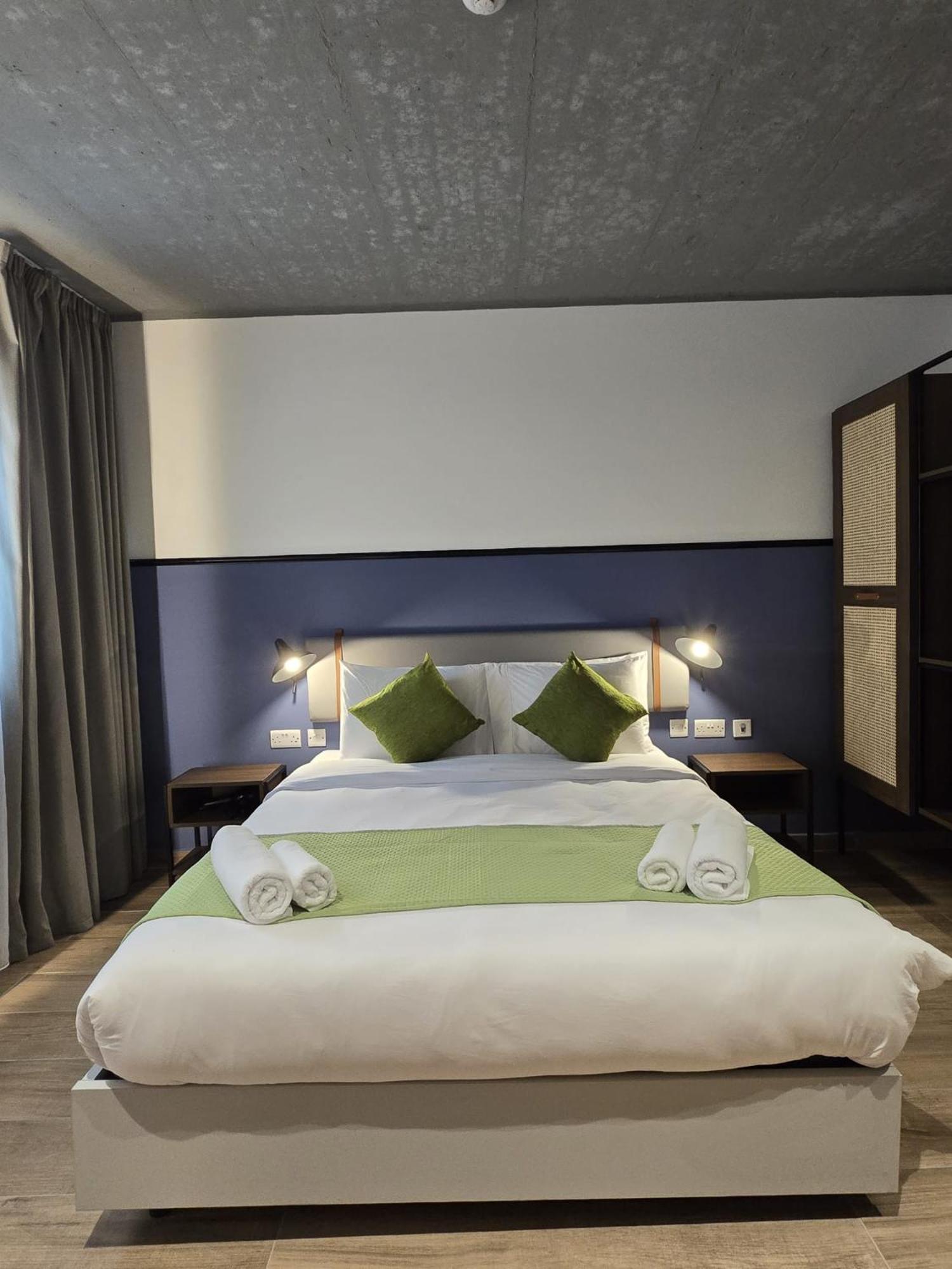 South32 Hotel Бирзеббуджа Экстерьер фото
