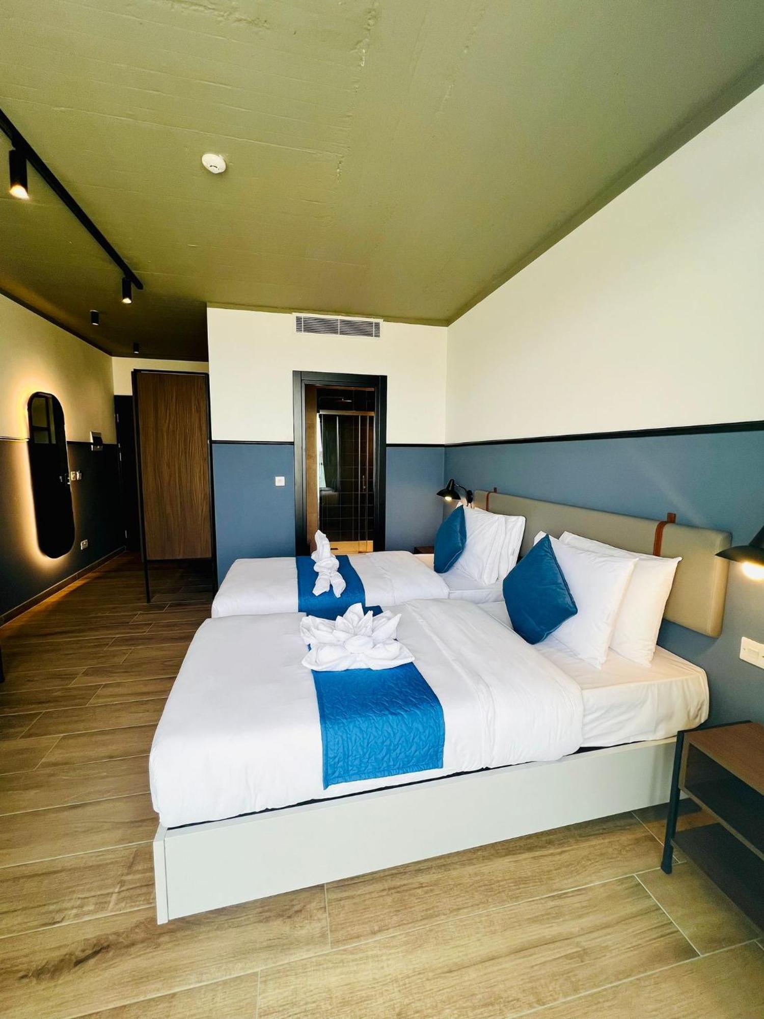 South32 Hotel Бирзеббуджа Экстерьер фото